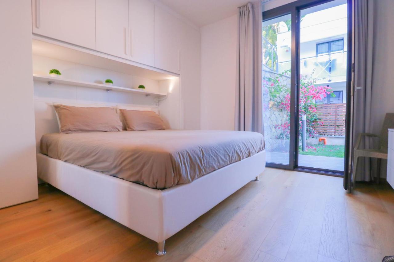 Apartamento H11 Luxury 9A - Porto - Piscina - Jacuzzi Santo Stefano al Mare Exterior foto