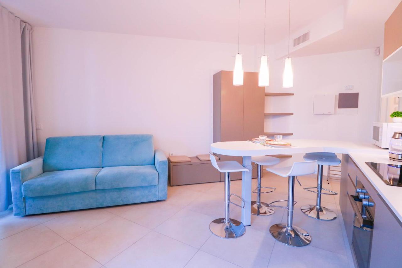 Apartamento H11 Luxury 9A - Porto - Piscina - Jacuzzi Santo Stefano al Mare Exterior foto