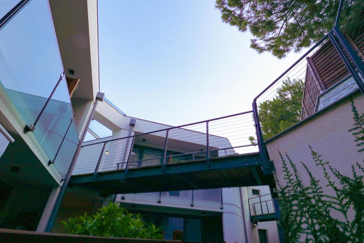 Apartamento H11 Luxury 9A - Porto - Piscina - Jacuzzi Santo Stefano al Mare Exterior foto