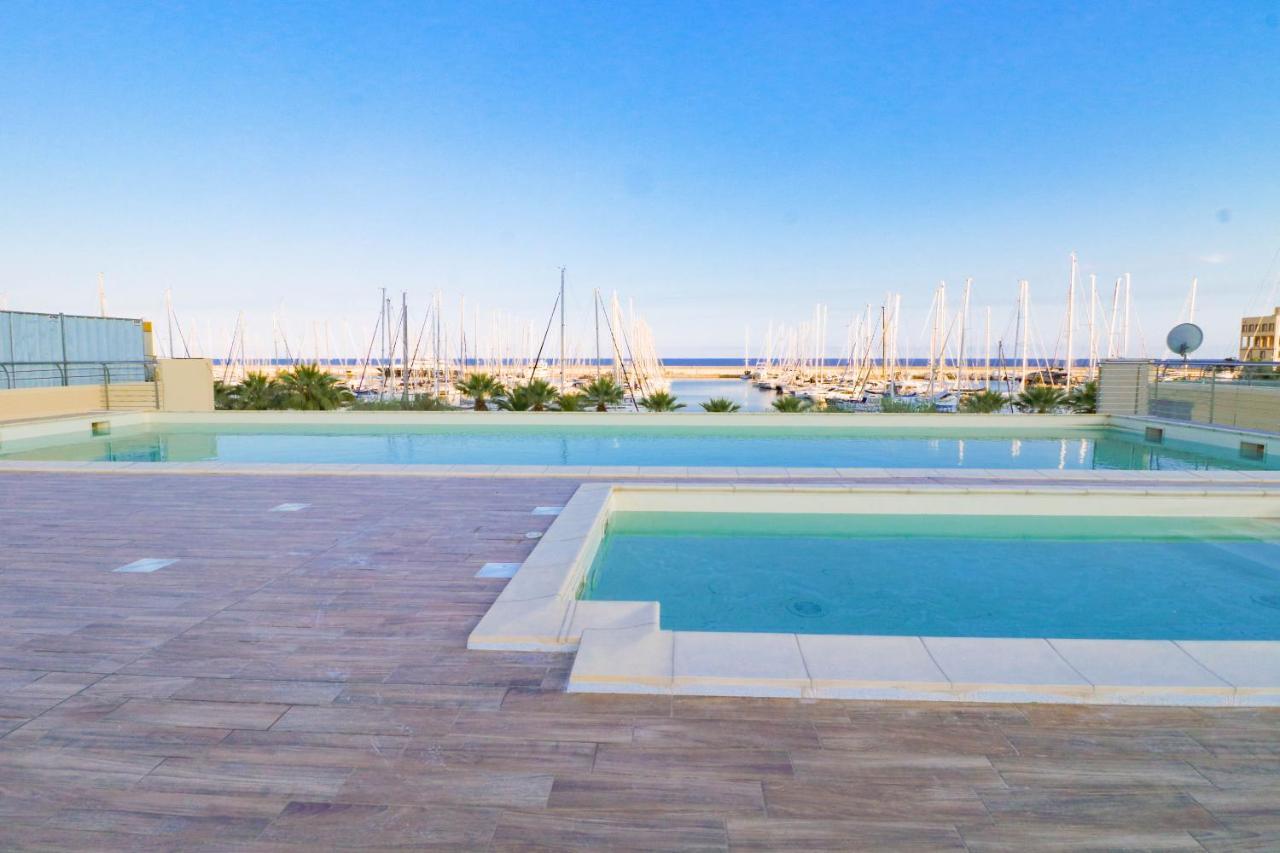 Apartamento H11 Luxury 9A - Porto - Piscina - Jacuzzi Santo Stefano al Mare Exterior foto